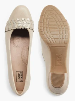 Beige Court Heel with Metallic Detailing