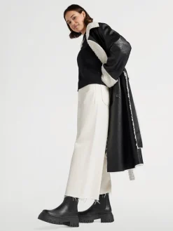 Black Chunky Chelsea Boot