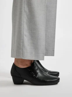 Ladies Black Slip On Heeled Shoe